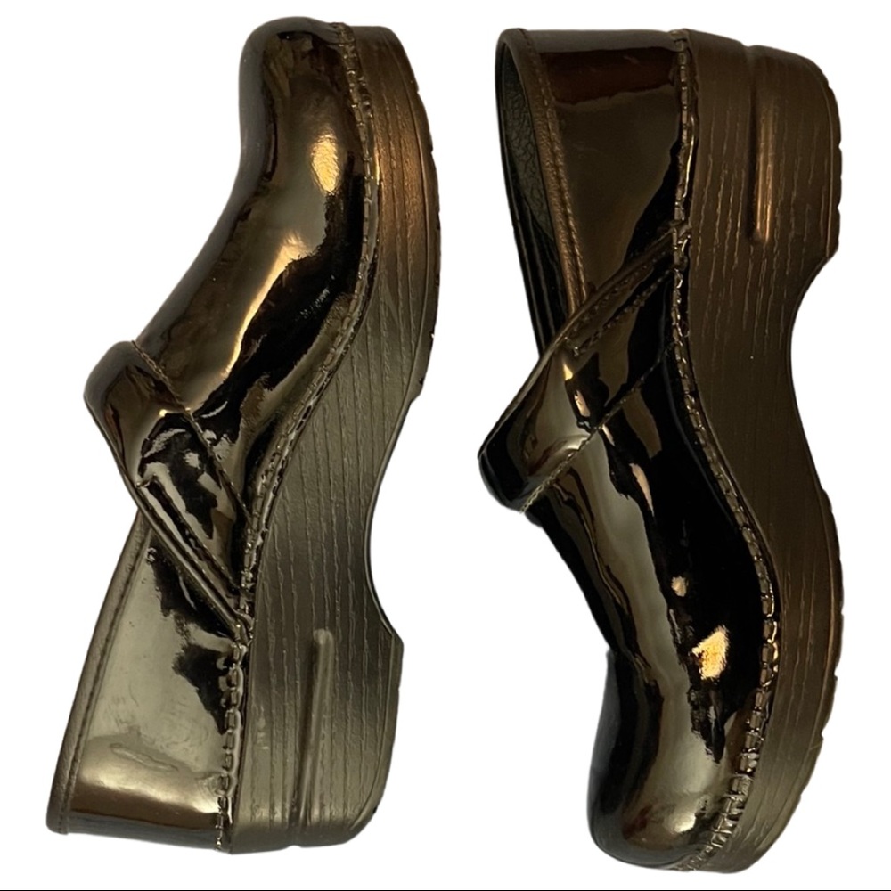Women’s dansko shoes